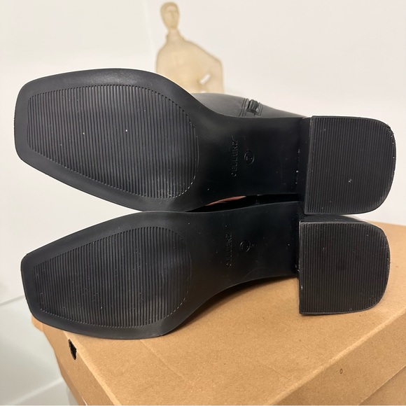 Ankle Chunky Heel Square Toe Boots SZ 7 Black Wardrobe Staple Career Wear - Picture 6 of 7